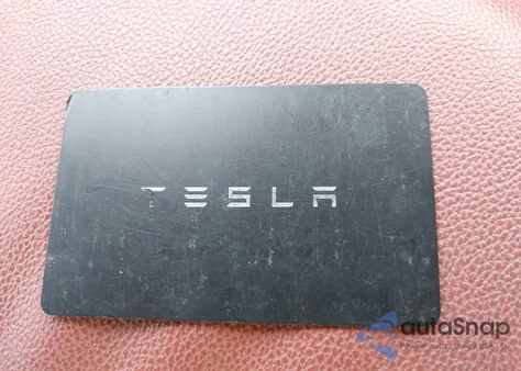 2023 Tesla Model Y Awd/Long Range Dual Motor All-Wheel Drive z USA, uszkodzony, nr VIN 7SAYGDEE9PF613842